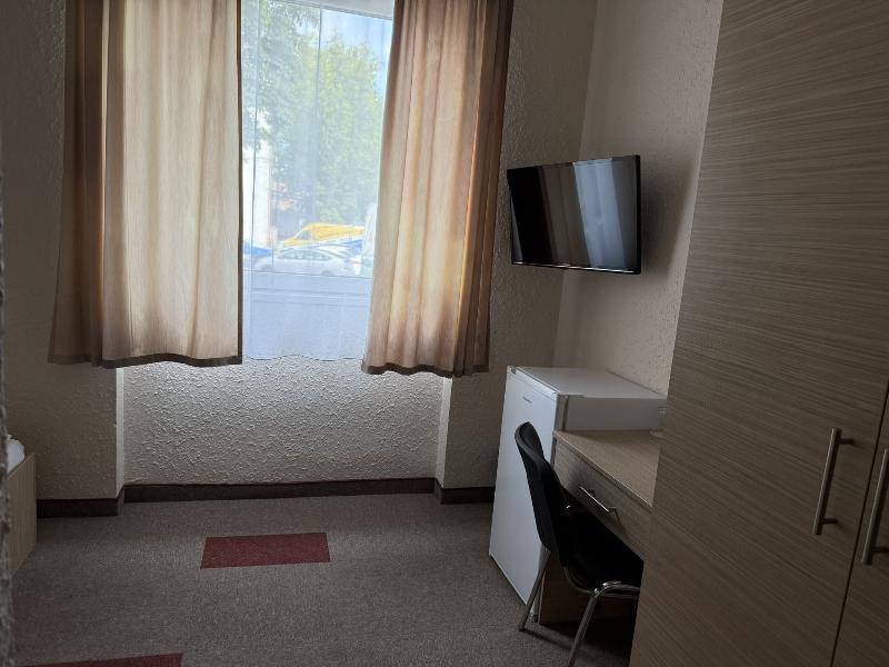 Free Parking,free Breakfast, 15 Min To City Center - Oda