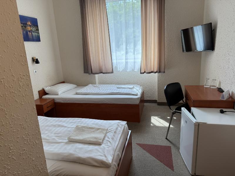 Free Parking,free Breakfast, 15 Min To City Center - Oda