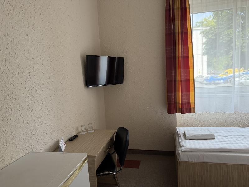 Free Parking,free Breakfast, 15 Min To City Center - Oda