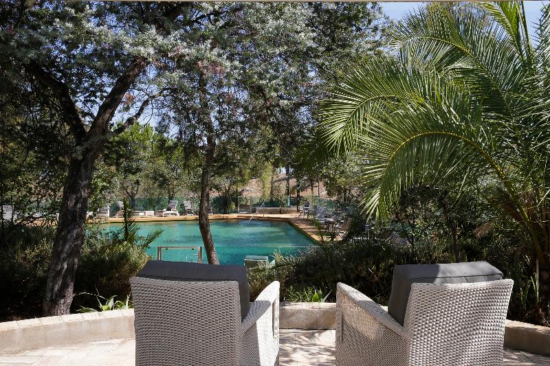 Apart-hotel Quinta Das Eirinhas-jardim De Bonsai - Havuz