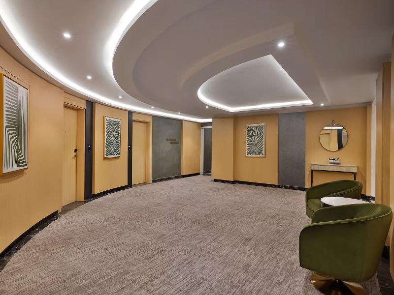 Diyar Ajwa, Tapestry Collection by Hilton - Lobi