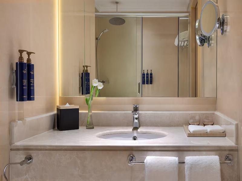 Diyar Ajwa, Tapestry Collection by Hilton - Oda