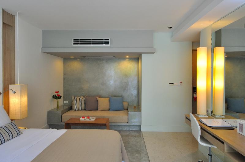 Ramada by Wyndham Phuket Southsea - Oda