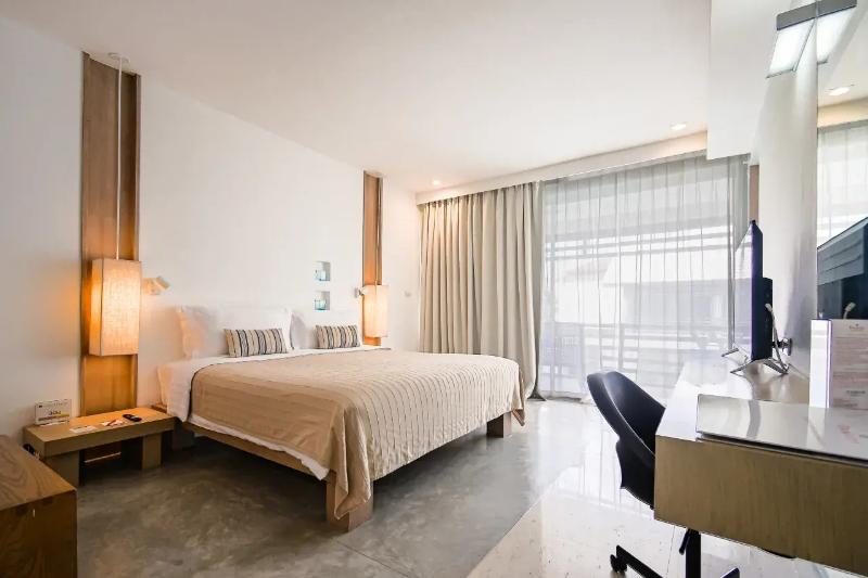 Ramada by Wyndham Phuket Southsea - Oda