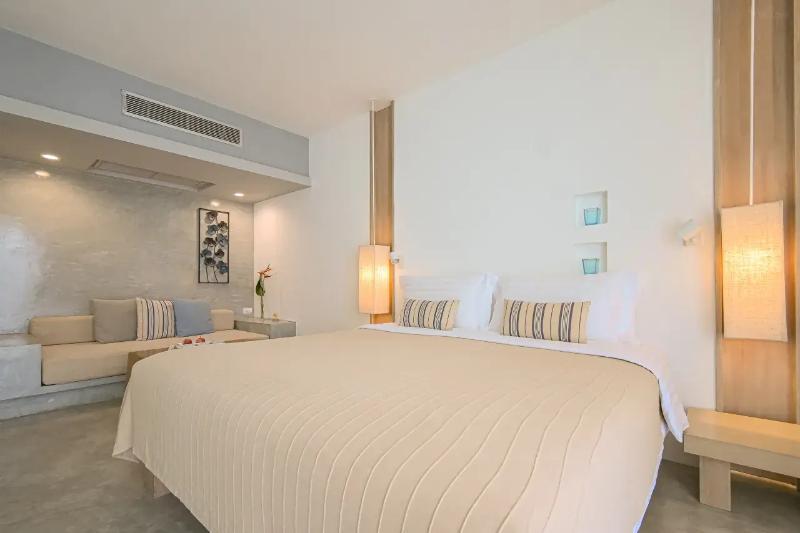 Ramada by Wyndham Phuket Southsea - Oda