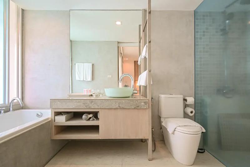 Ramada by Wyndham Phuket Southsea - Oda