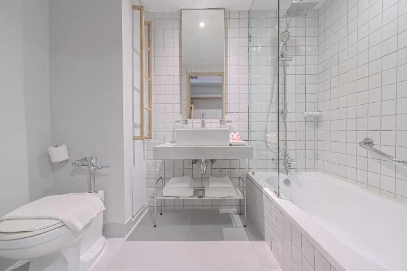 Ramada by Wyndham Phuket Southsea - Oda