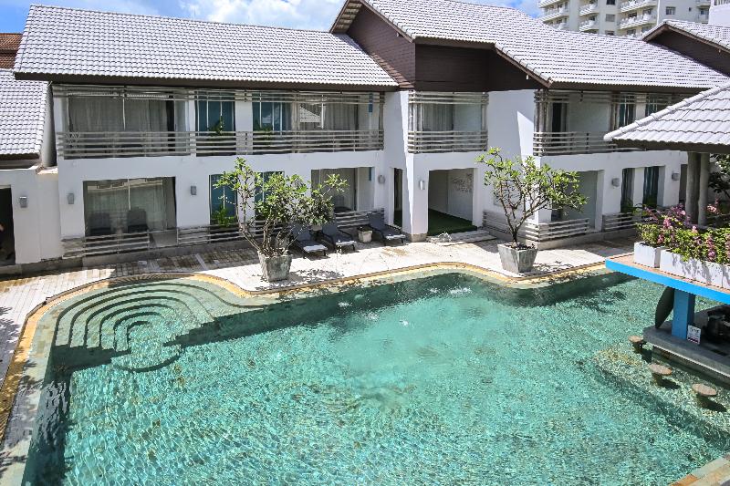 Ramada by Wyndham Phuket Southsea - Havuz