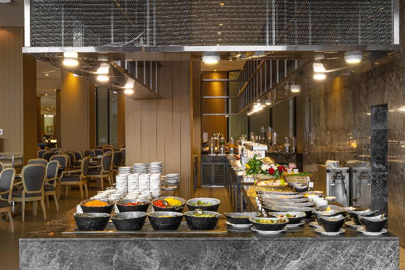 Royal Wing Suites and Spa - Restoran