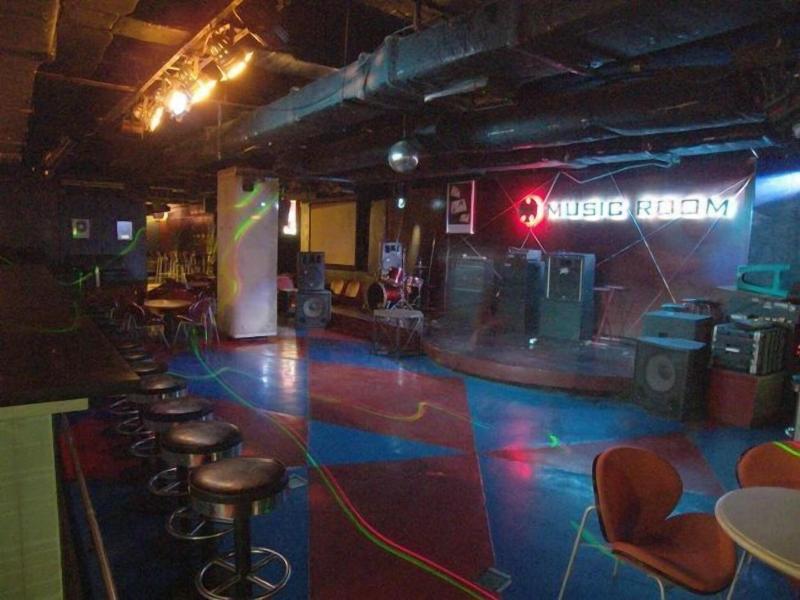 The Sunan Hotel Solo - Bar