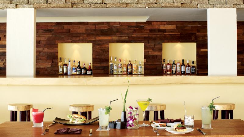 Qunci Villas Senggigi Lombok - Bar