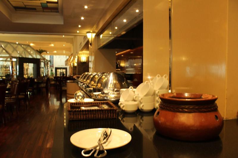 Prama Grand Preanger Bandung - Restoran