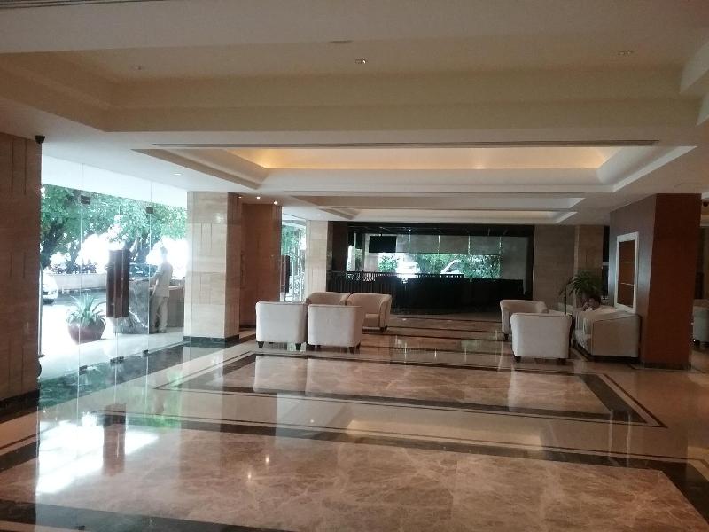 Elmi Hotel Surabaya - Lobi