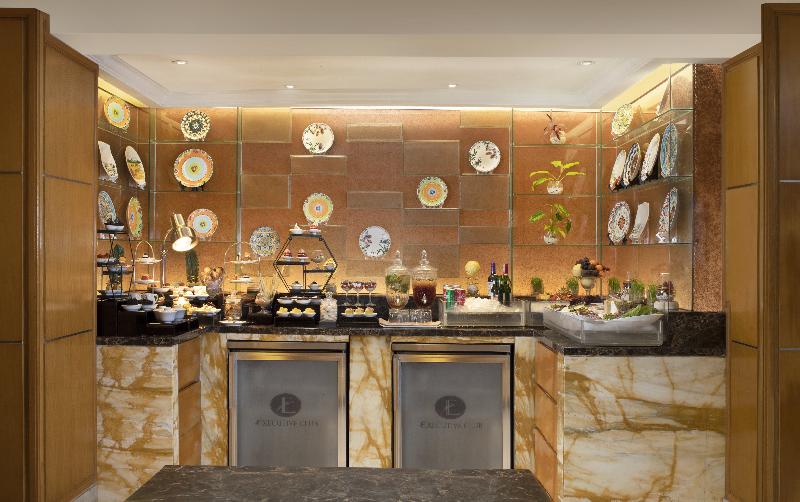 Hotel Ciputra Jakarta managed by Swiss-Belhotel - Bar