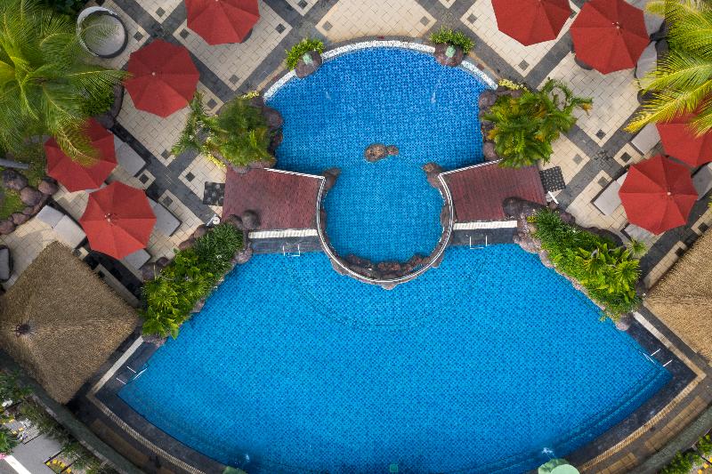 Hotel Ciputra Jakarta managed by Swiss-Belhotel - Havuz
