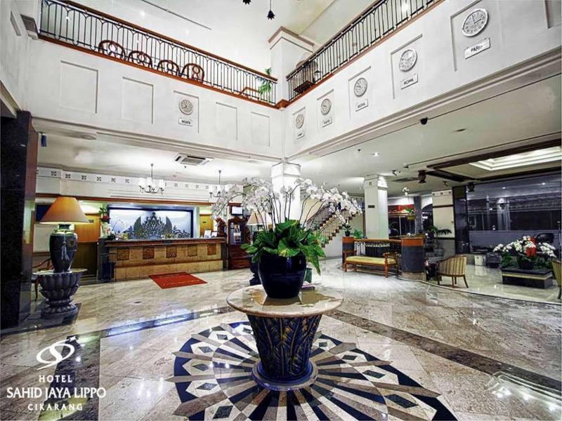 Sahid Jaya Lippo Cikarang - Lobi