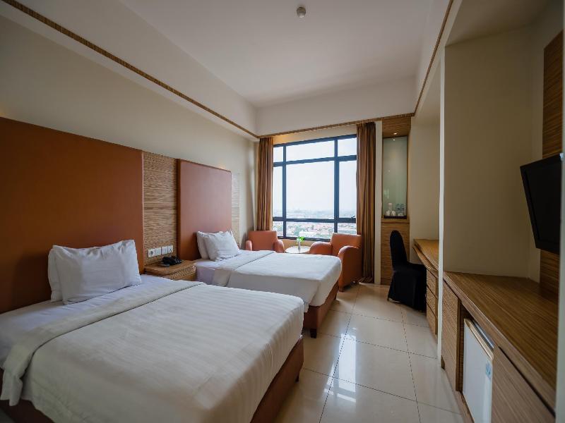 Grand Pasundan Convention Hotel - Oda