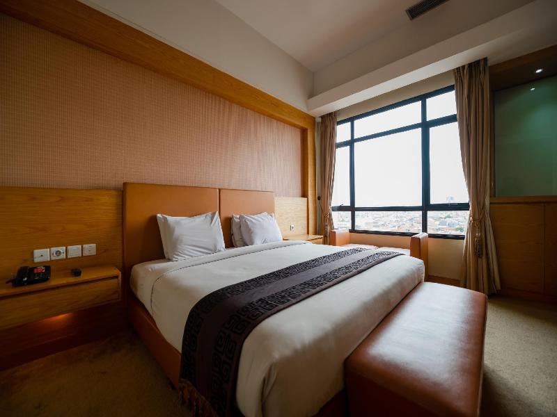 Grand Pasundan Convention Hotel - Oda