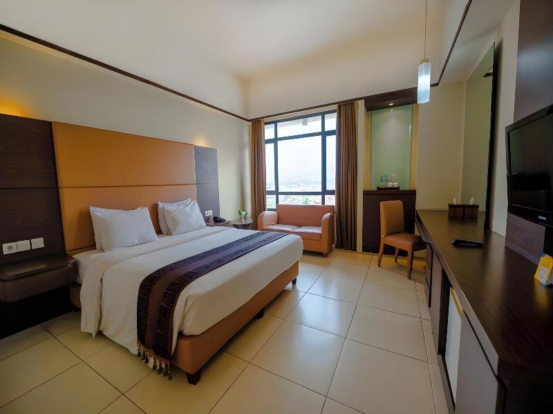 Grand Pasundan Convention Hotel - Oda
