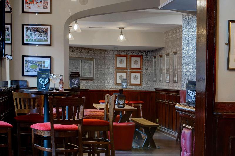 Best Western Plough & Harrow Hotel - Bar