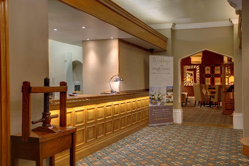 Best Western Plough & Harrow Hotel - Lobi