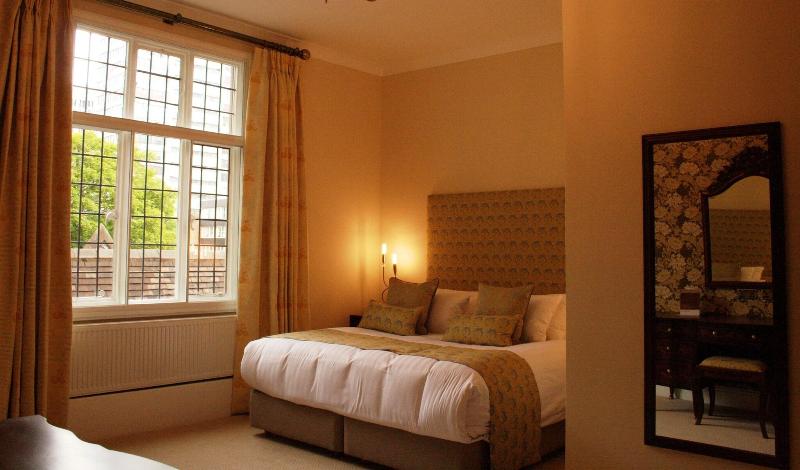 Best Western Plough & Harrow Hotel - Oda