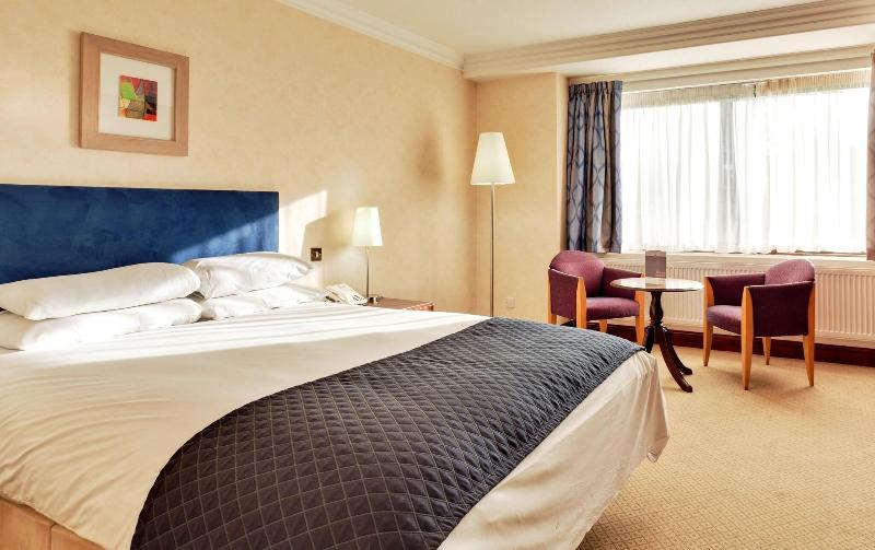 Best Western Plough & Harrow Hotel - Oda