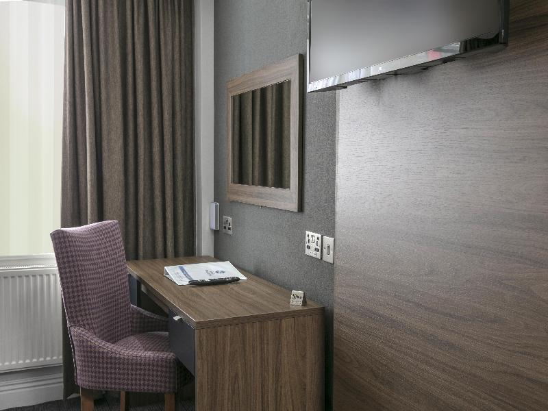 Best Western Plough & Harrow Hotel - Oda