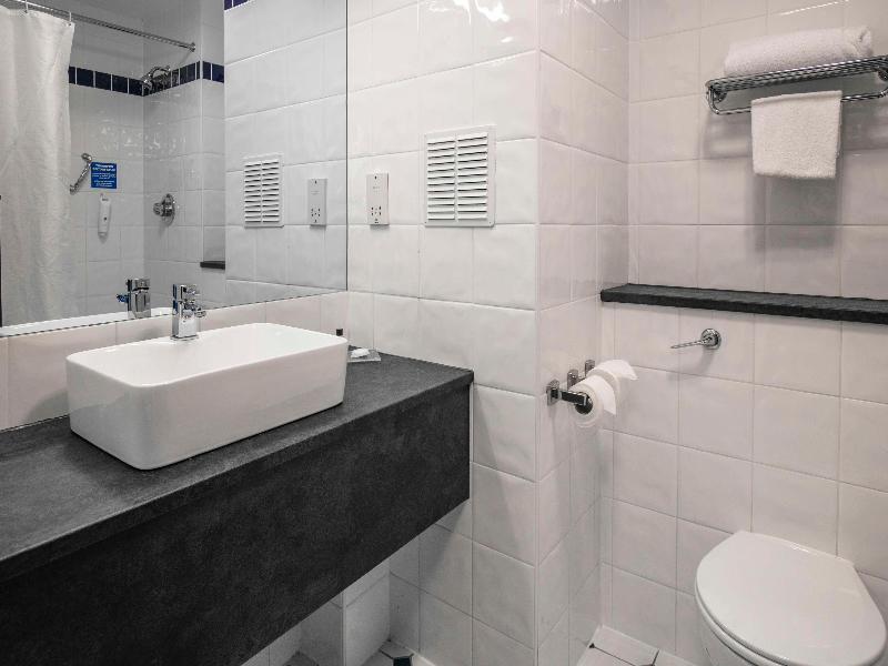 Best Western Plough & Harrow Hotel - Oda