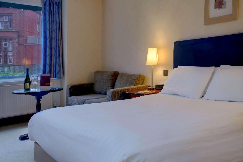 Best Western Plough & Harrow Hotel - Oda