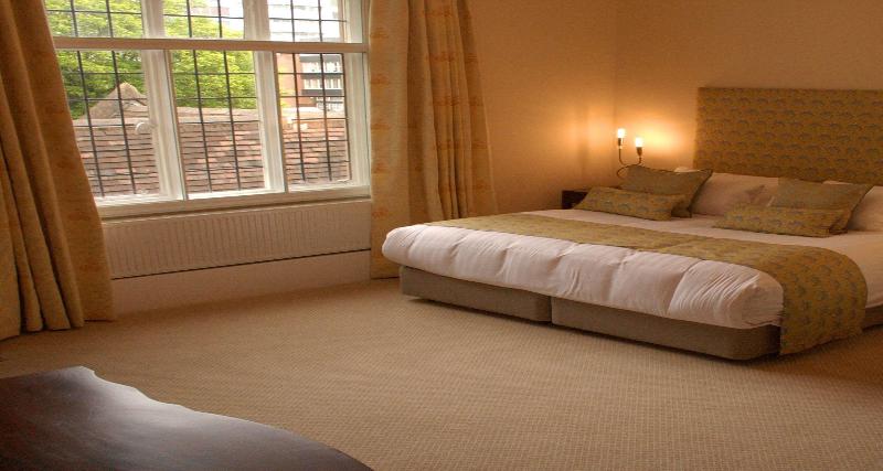 Best Western Plough & Harrow Hotel - Oda
