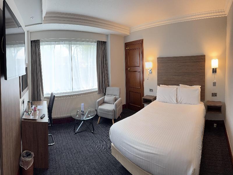 Best Western Plough & Harrow Hotel - Oda