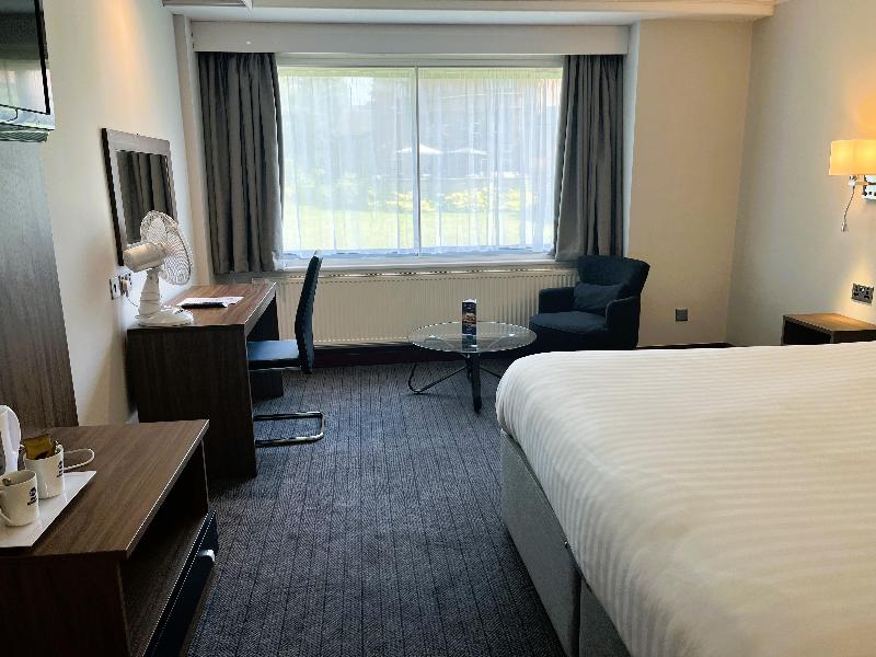 Best Western Plough & Harrow Hotel - Oda