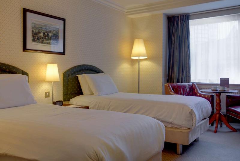 Best Western Plough & Harrow Hotel - Oda