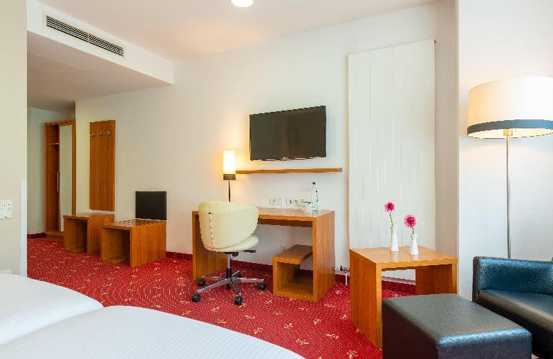 Leonardo Hotel Berlin KU’DAMM - Oda