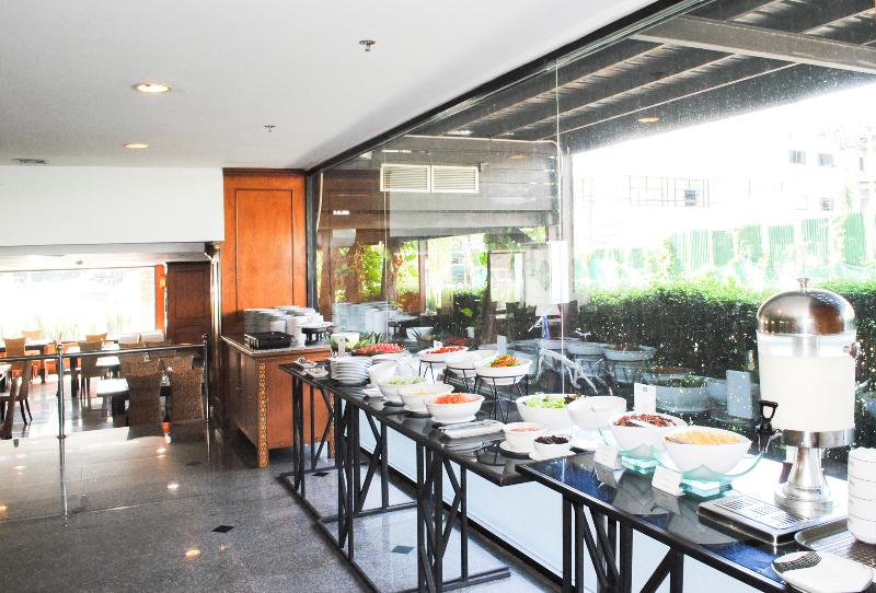 C H Hotel Chiang Mai - Restoran