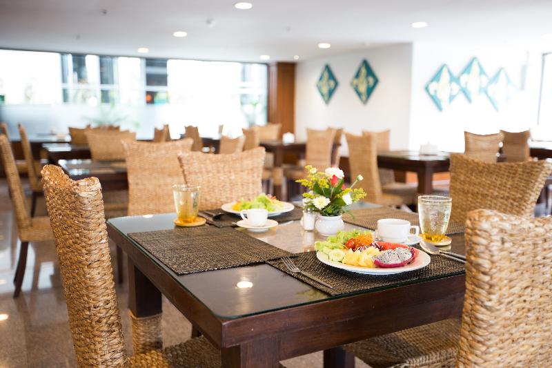 C H Hotel Chiang Mai - Restoran