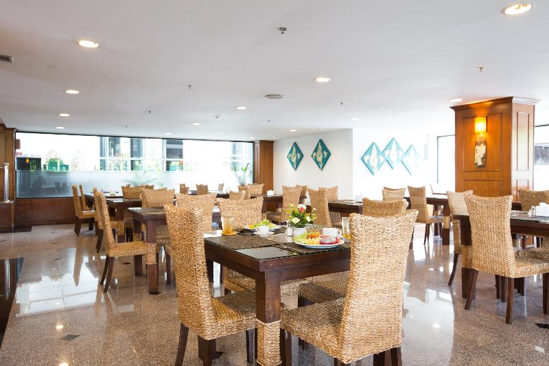 C H Hotel Chiang Mai - Restoran