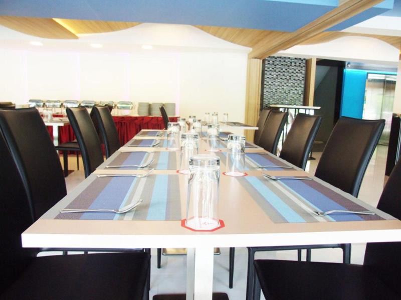 Grand Tower Inn Sathon - Restoran