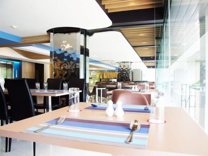 Grand Tower Inn Sathon - Restoran