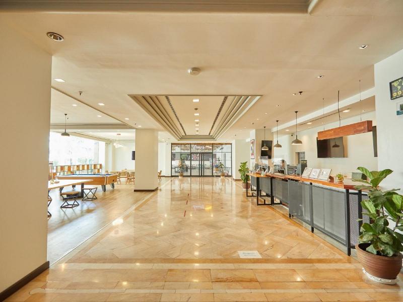 The Royal City Hotel - Lobi