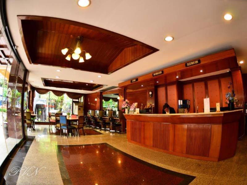 Silom Village Inn - Lobi