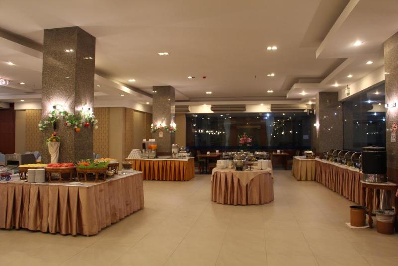 Summit Pavilion Bangkok - Restoran