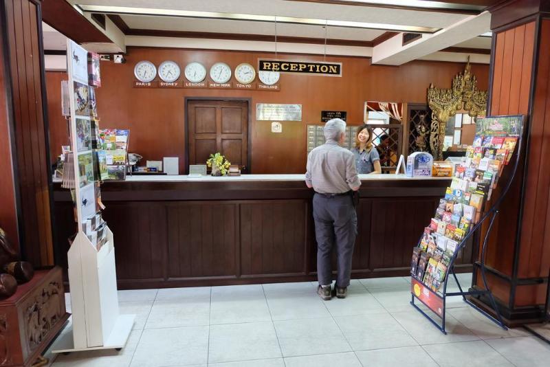 Prince Hotel - Lobi