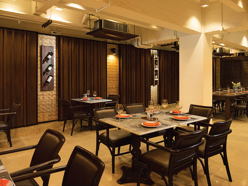 Movenpick Suriwongse Hotel Chiang Mai - Restoran
