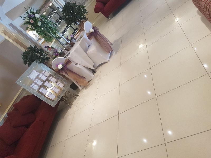 Beaches Hotel - Lobi