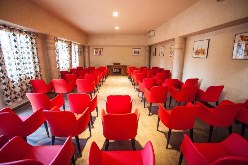 Palais Mehdi - Toplantı
