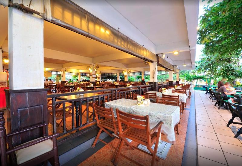 Coco Beach Hotel Jomtien Pattaya - Restoran