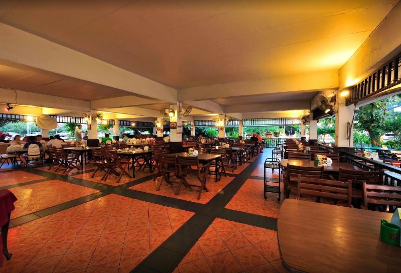 Coco Beach Hotel Jomtien Pattaya - Restoran