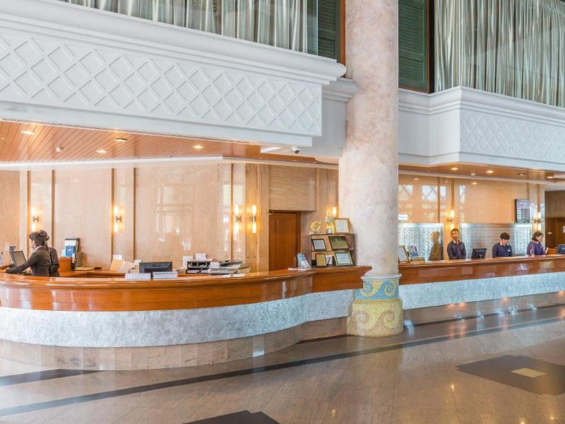 Long Beach Garden Hotel and Pavilions - Lobi